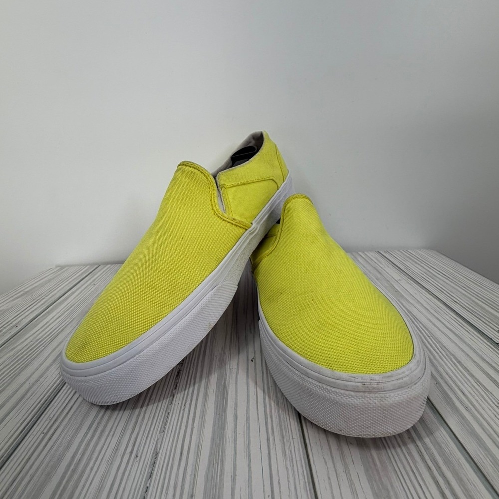 Vans Classic Slip-On Neon Yellow Canvas Skate Shoes Women's Size 8.5